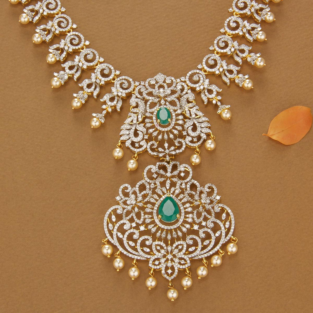 Queen's Avikam Short Necklace Set