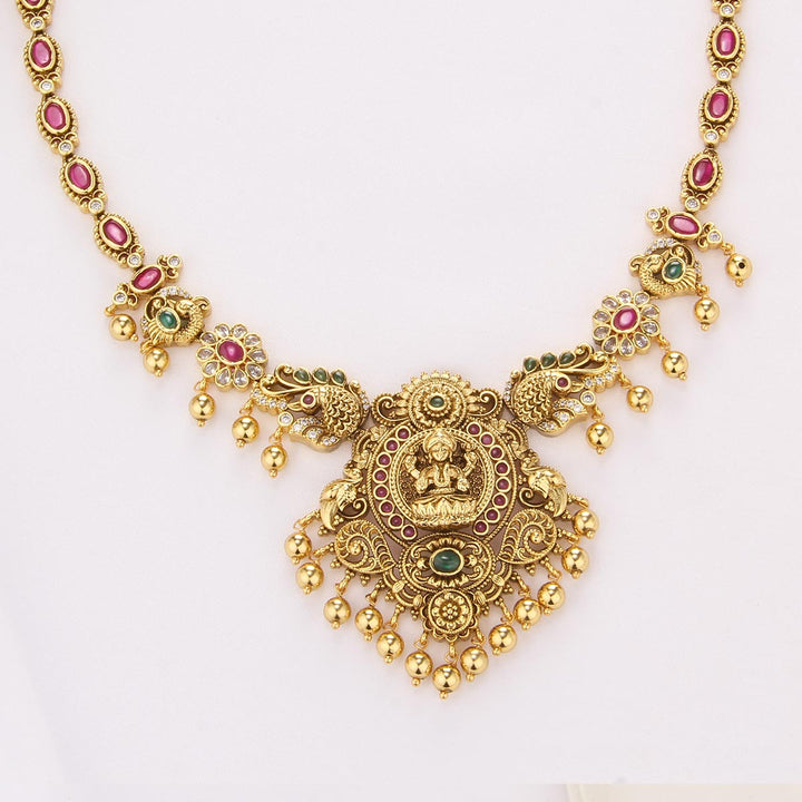 Abitha Nagas Short Necklace Set
