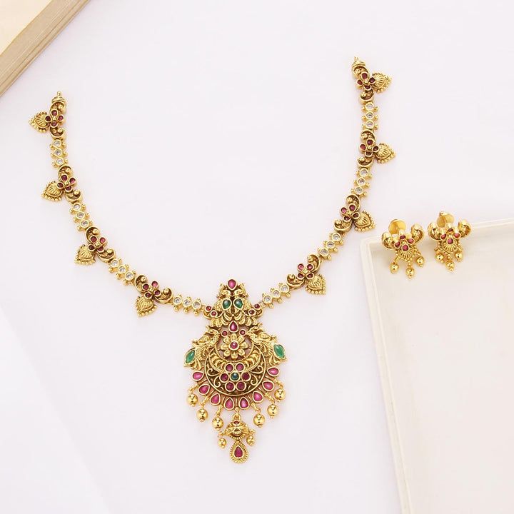 Vibhanika Short Necklace Set