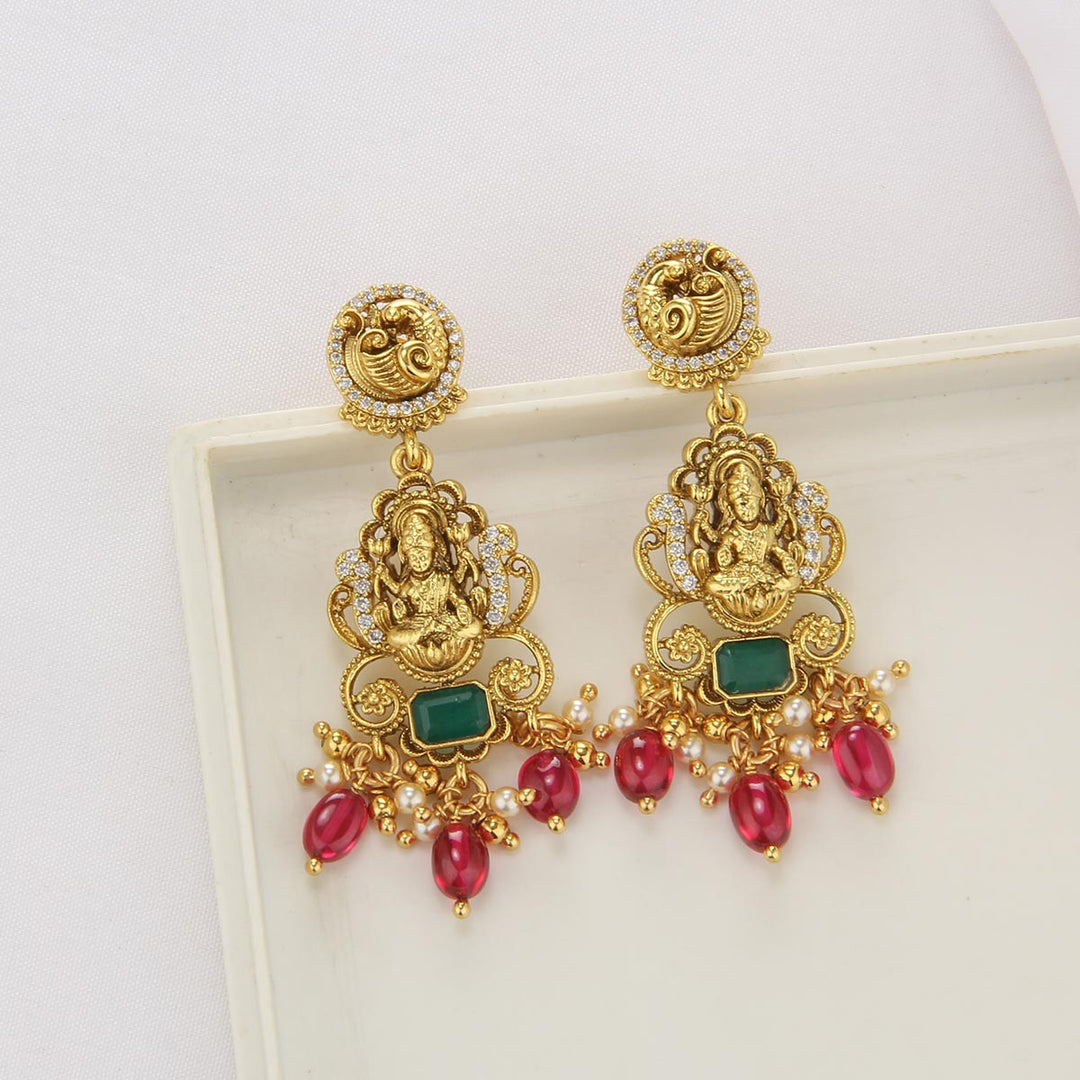 Golden Aura Nagas Short Necklace Set