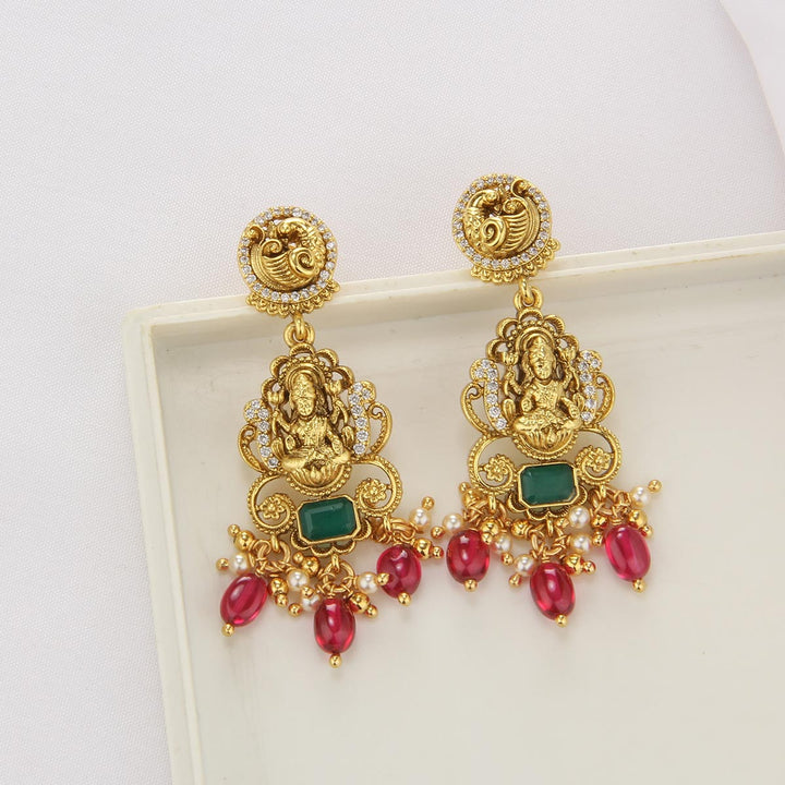 Golden Aura Nagas Short Necklace Set