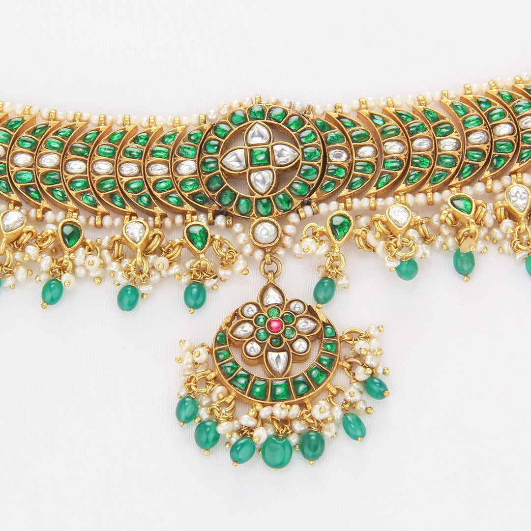 Yaalinika Kundan Choker