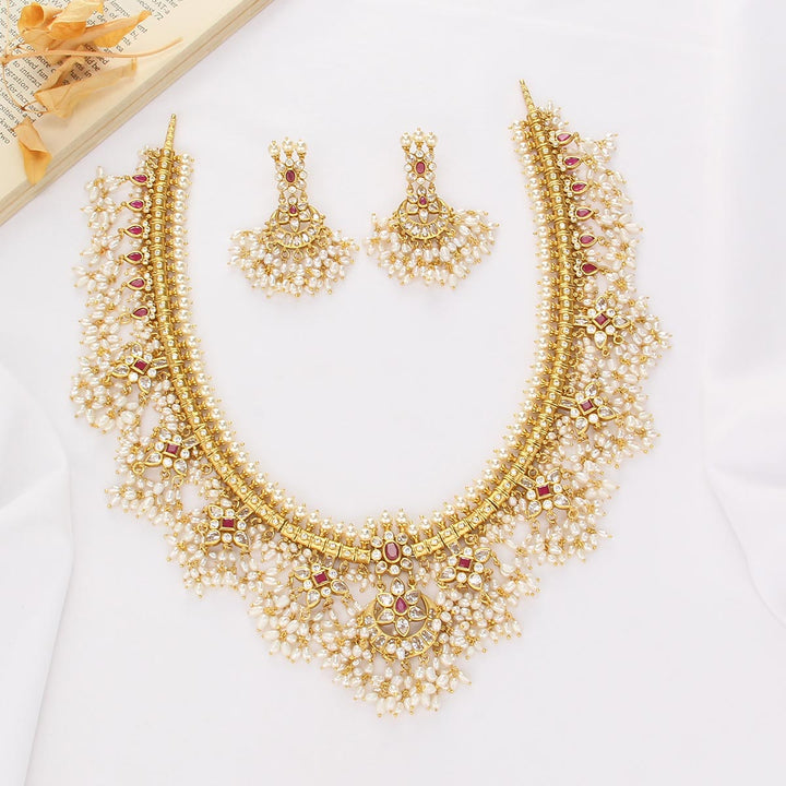Nivika Guttapusalu Necklace Set