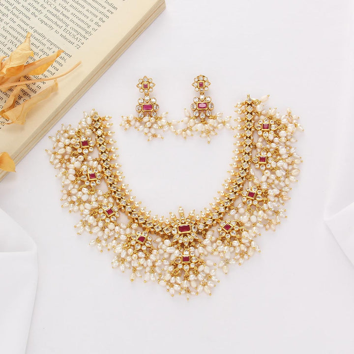 Janvi Guttapusalu Necklace Set