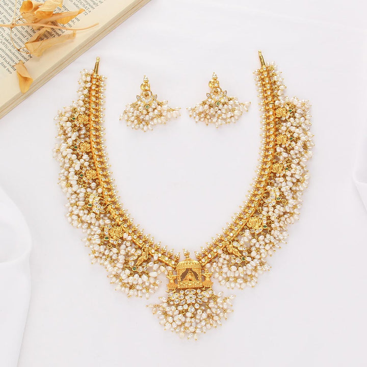 Queen's Guttapusalu Necklace Set