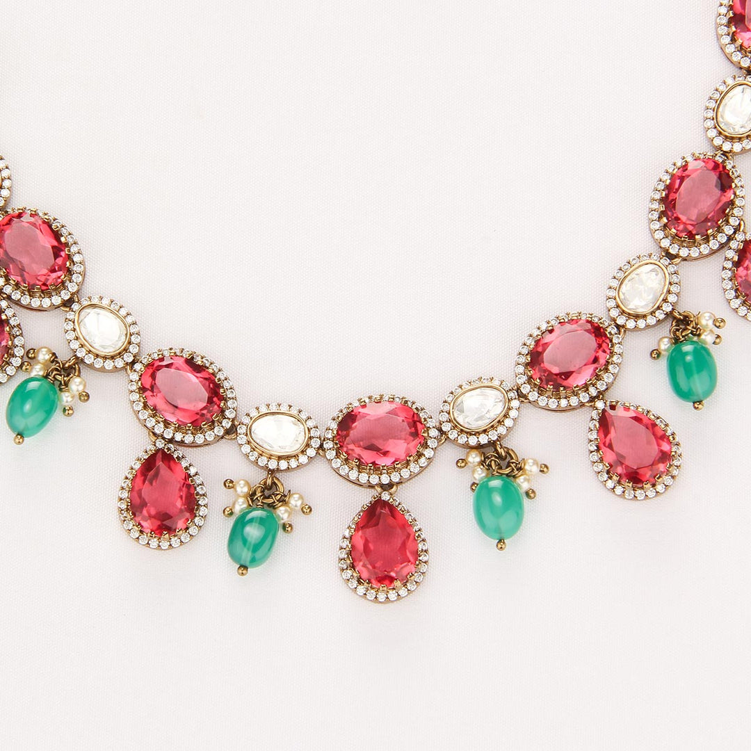 Adorable Victorian Short Necklace Set