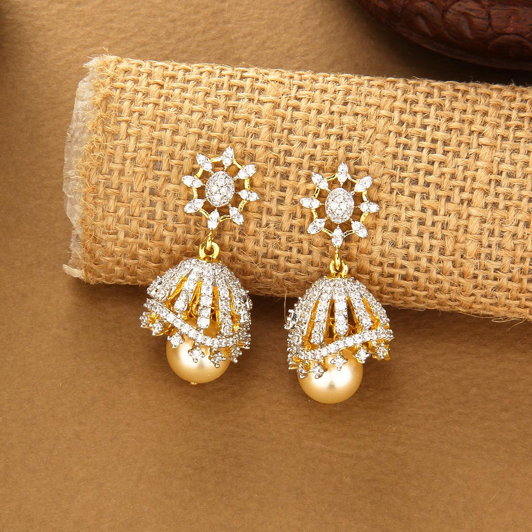 Mesmerizing Avikam Short Necklace Set