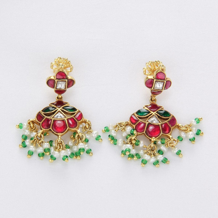 Stunning Look Short Necklace Set