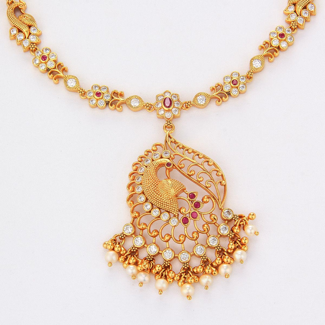 Trishika Short Necklace