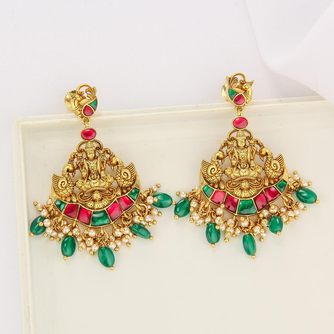 Yaswini Nagas Short Necklace Set