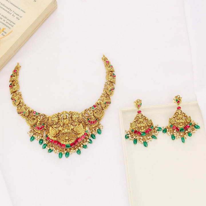 Yaswini Nagas Short Necklace Set