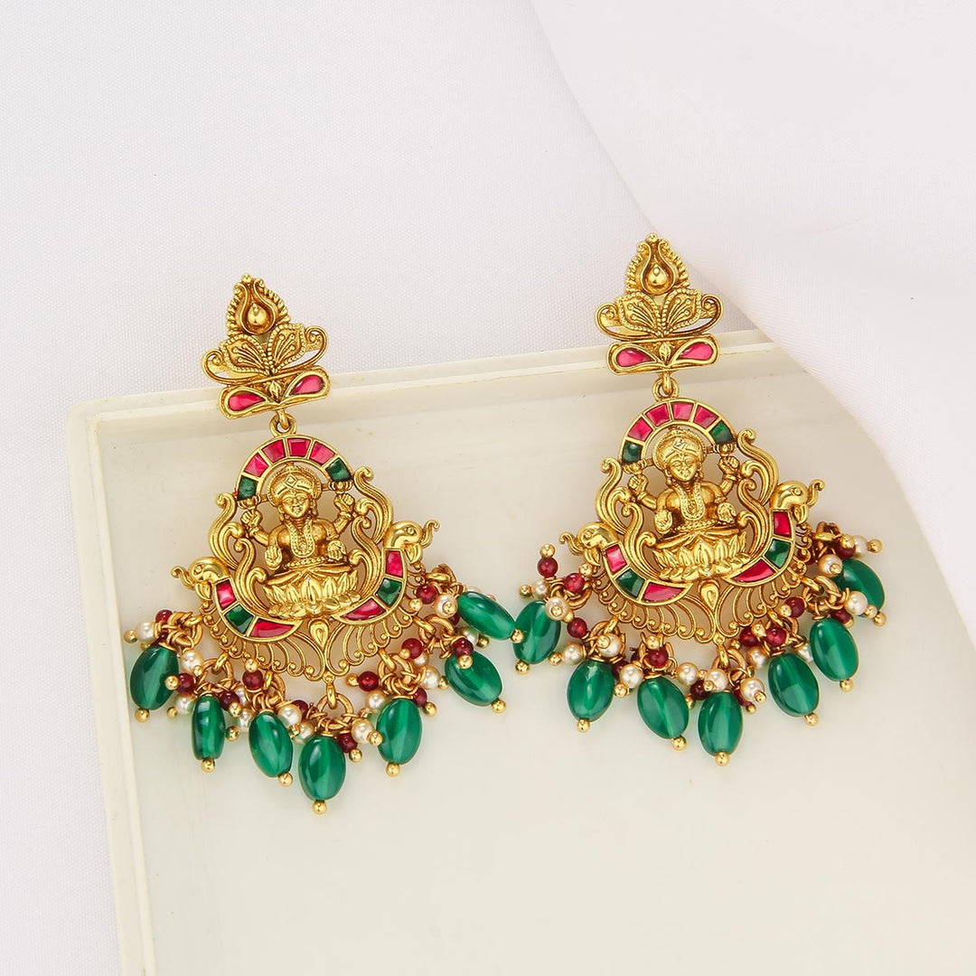 Appealing Nagas Short Necklace Set