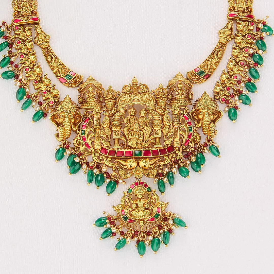 Appealing Nagas Short Necklace Set
