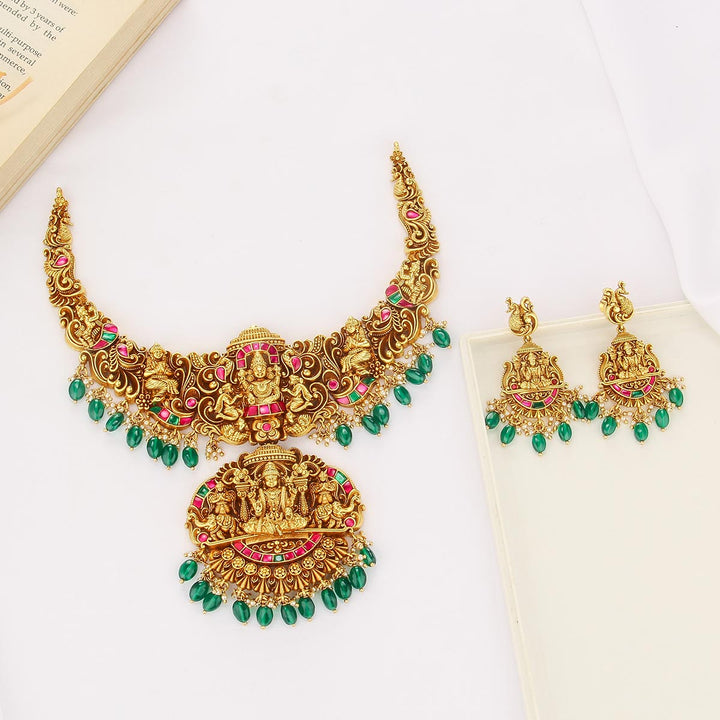 Dhivyaa Nagas Short Necklace Set