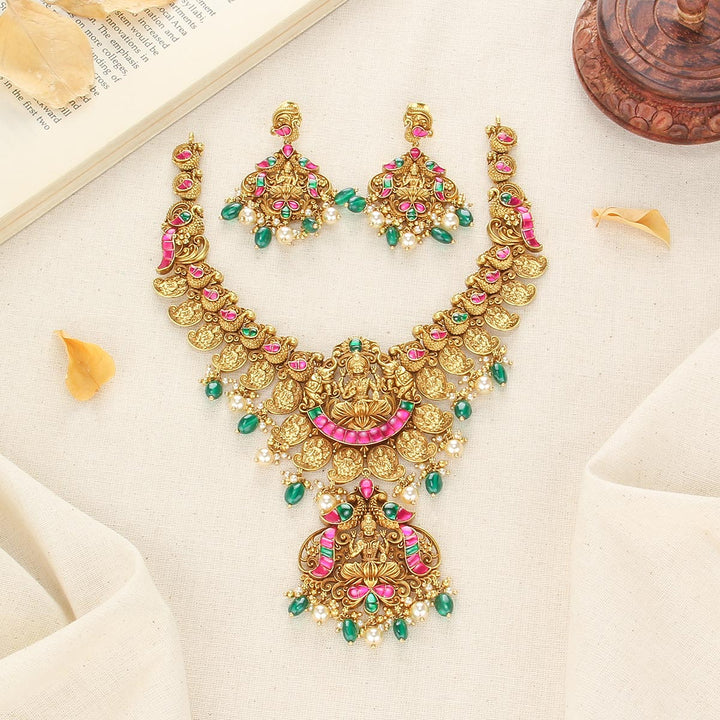 Grandeur Nagas Short Necklace Set