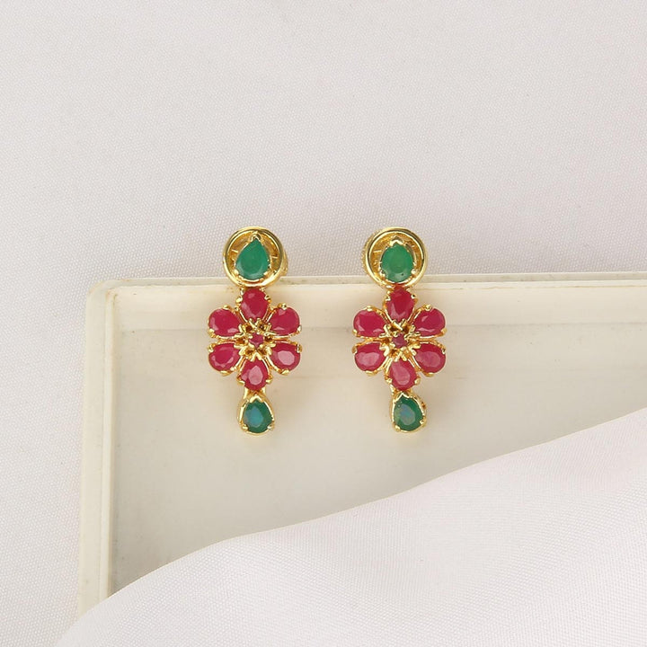 Beautiful Short Necklace Set