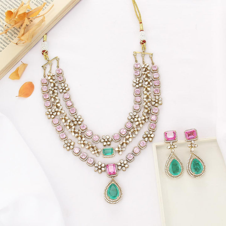 Shine Charm Short Necklace Set