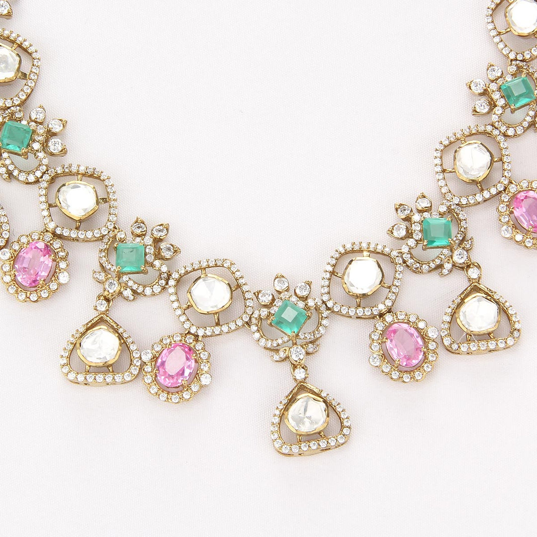 Vinthisha Short Necklace Set