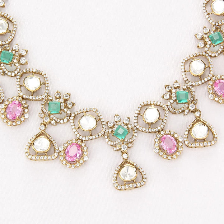 Vinthisha Short Necklace Set