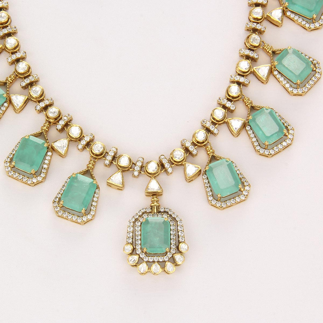 Royal's Short Necklace Set
