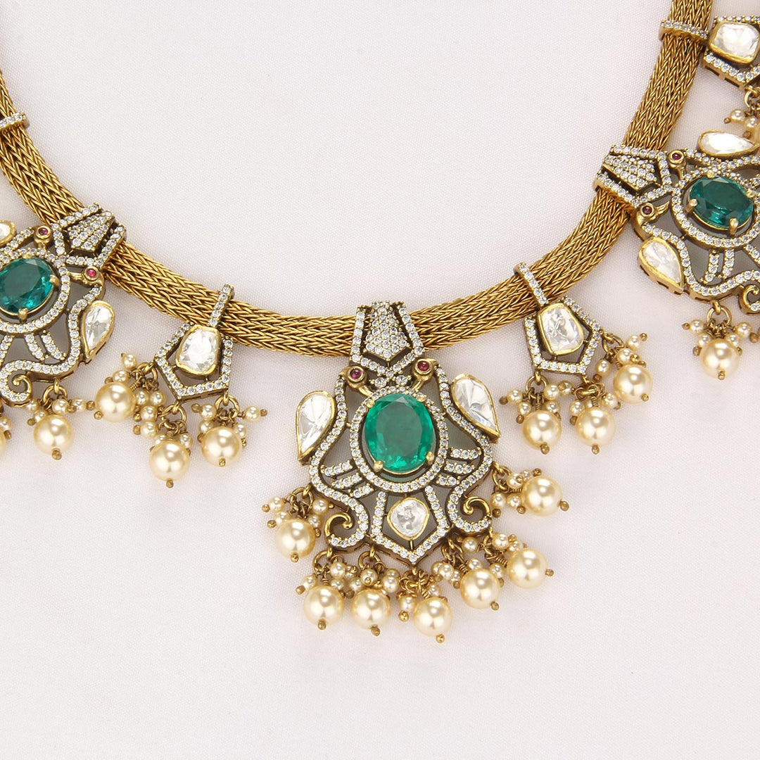 Sarvi Short Necklace Set