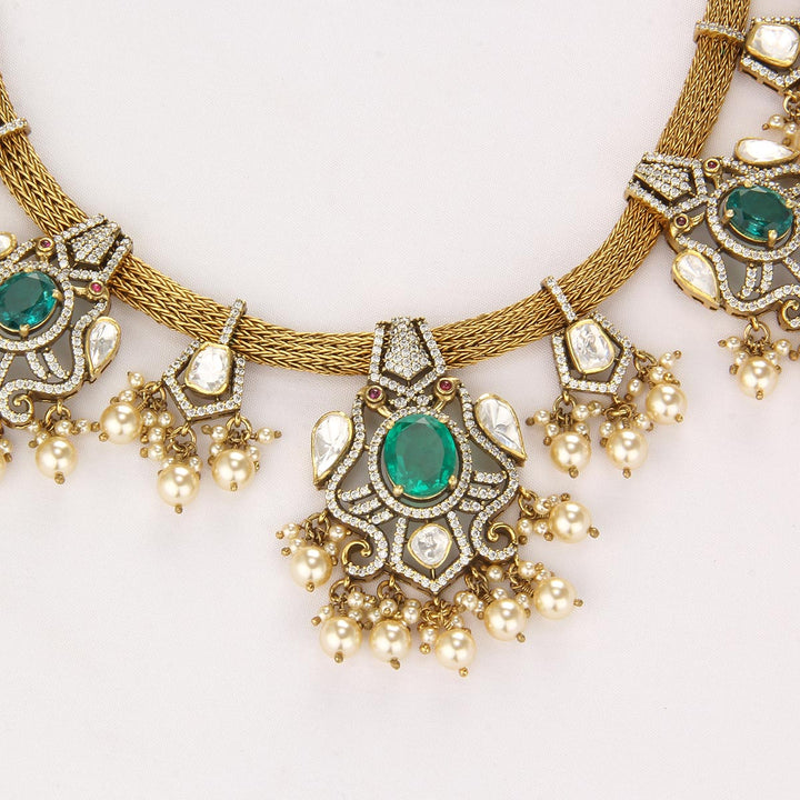 Sarvi Short Necklace Set