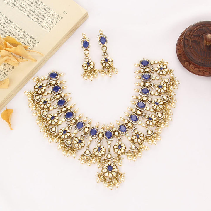 Kreesh Short Necklace Set