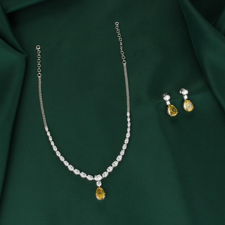 Fantasy Short Necklace Set