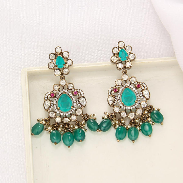 Zylara Victorian Choker Set