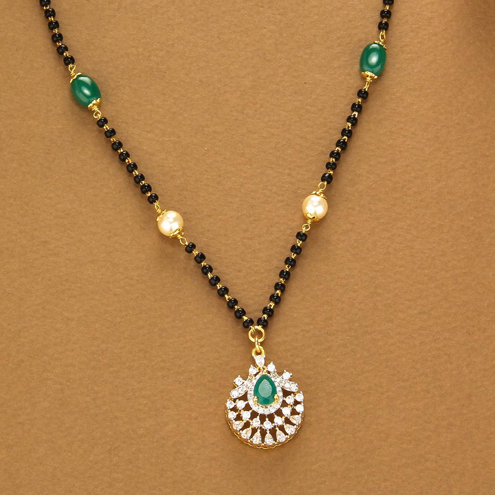 Avanthikha Avikam Short Necklace Set