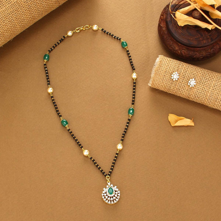 Avanthikha Avikam Short Necklace Set