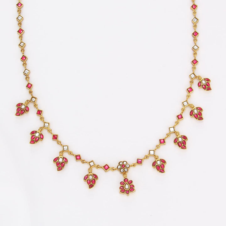 Gleaming Kundan Short Necklace