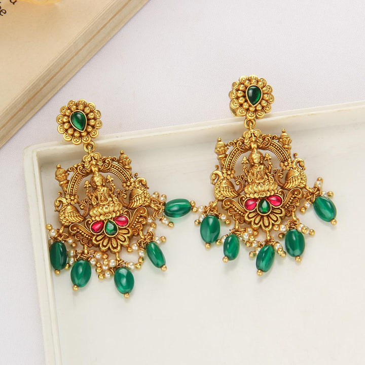 Reni Nagas Short Necklace Set