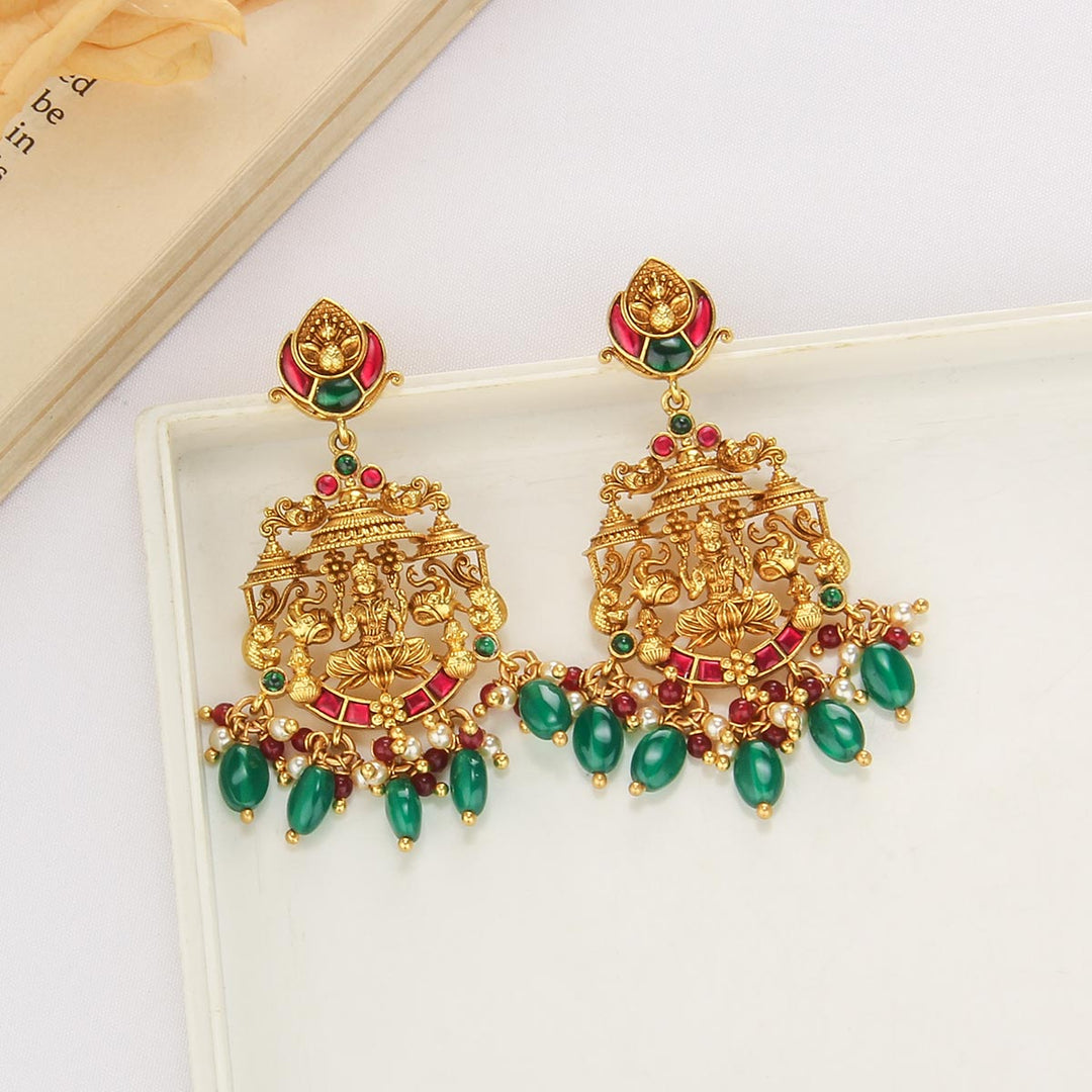 Ishithaya Nagas Short Necklace Set