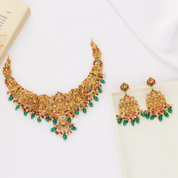 Ishithaya Nagas Short Necklace Set