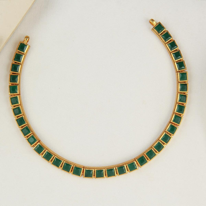 Green Glow Short Necklace