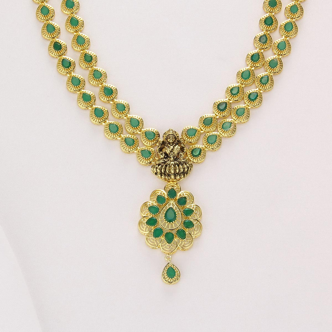 Ferikha Short Necklace Set