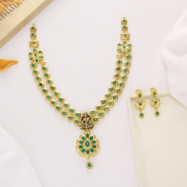 Ferikha Short Necklace Set
