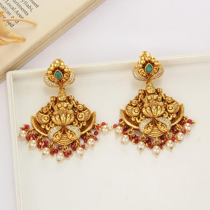 Tanisha Nagas Short Necklace Set