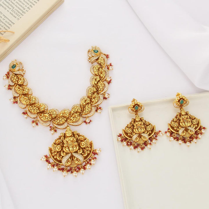 Tanisha Nagas Short Necklace Set
