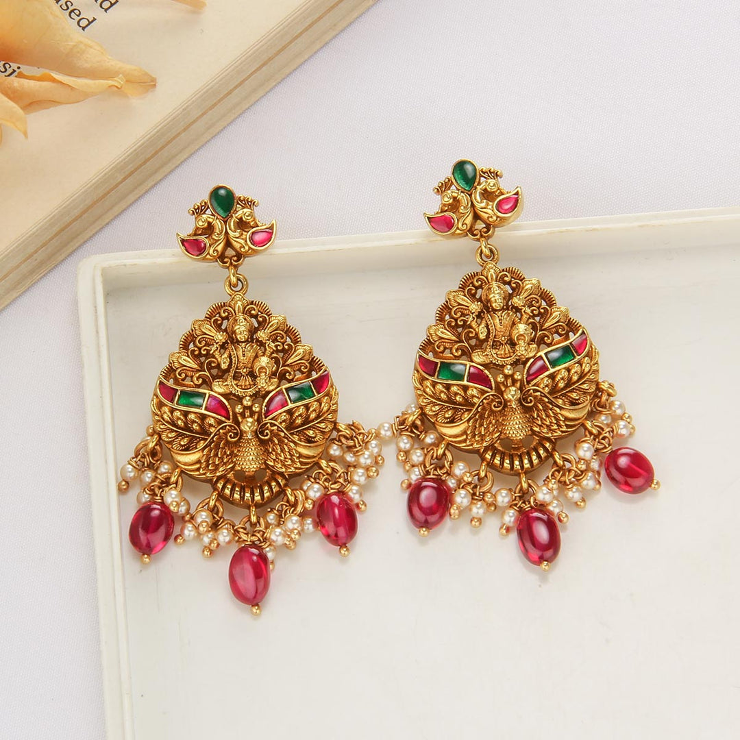 Raviya Nagas Short Necklace Set