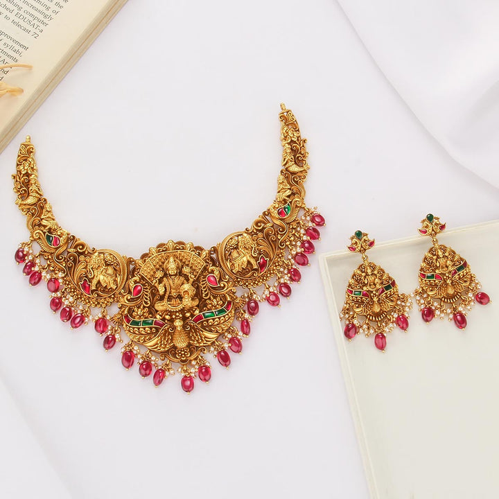 Raviya Nagas Short Necklace Set