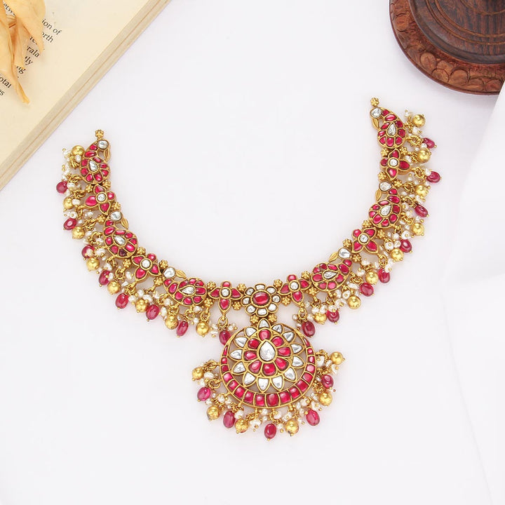 Sindhya Kundan Short Necklace