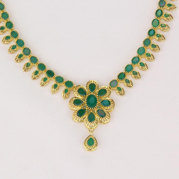 Beautiful Greenish Short Necklace Set