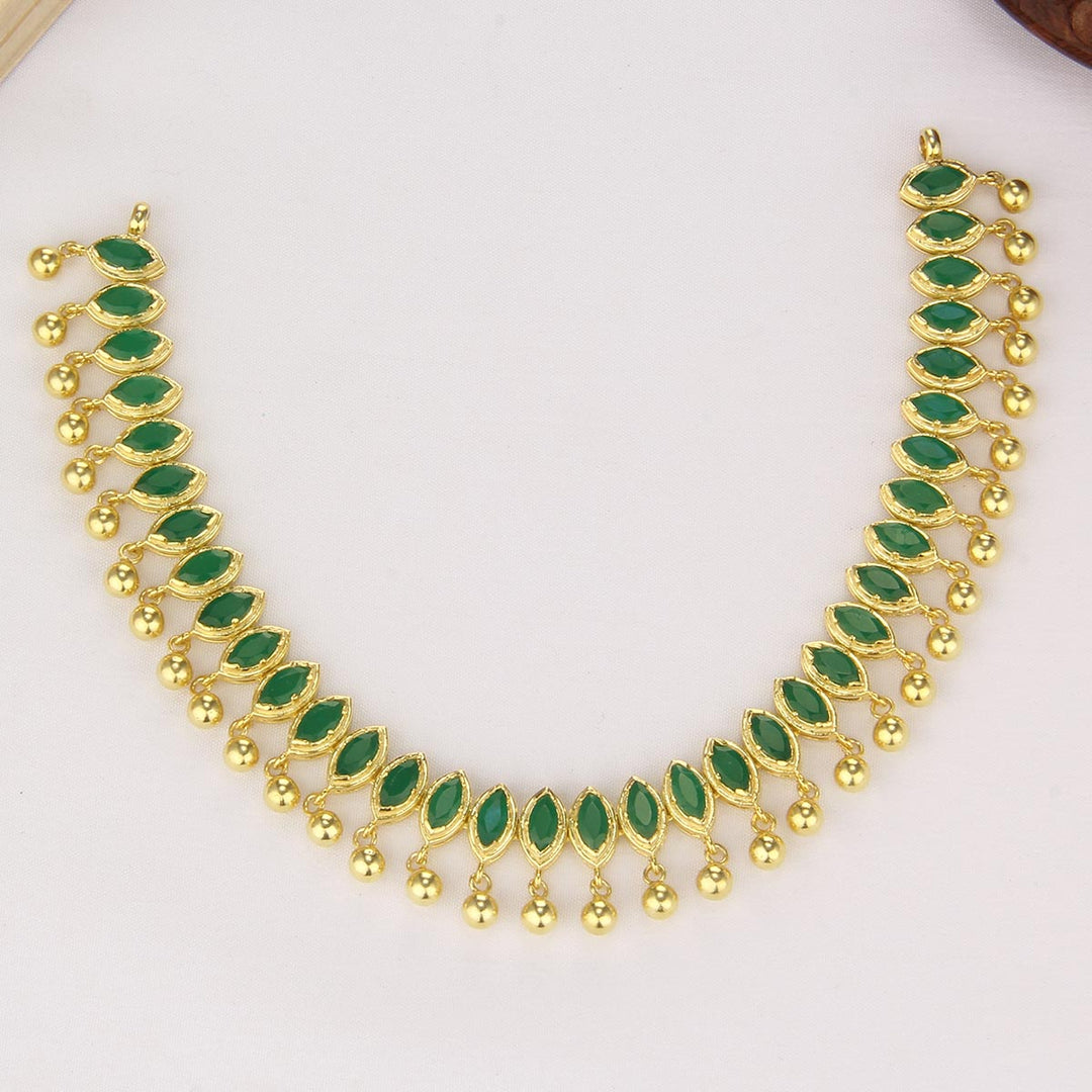 Elina Pachi Short Necklace Set