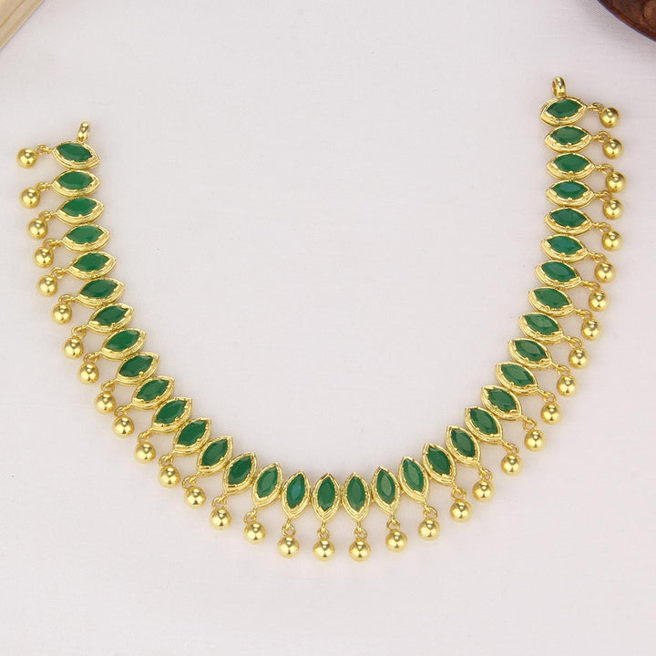 Elina Pachi Short Necklace Set