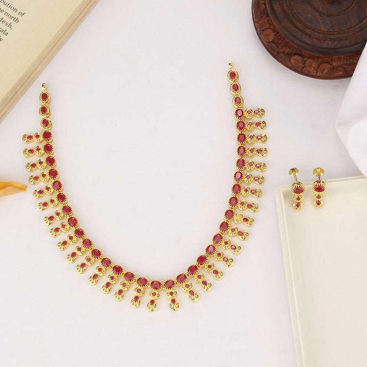 Stunning Short Necklace Set