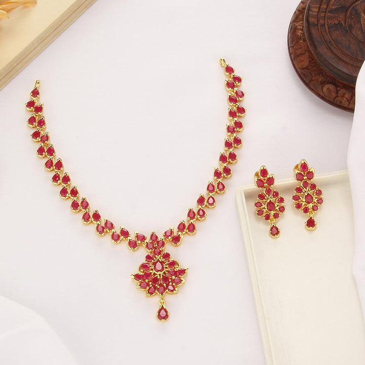 Aarthikha Short Necklace Set