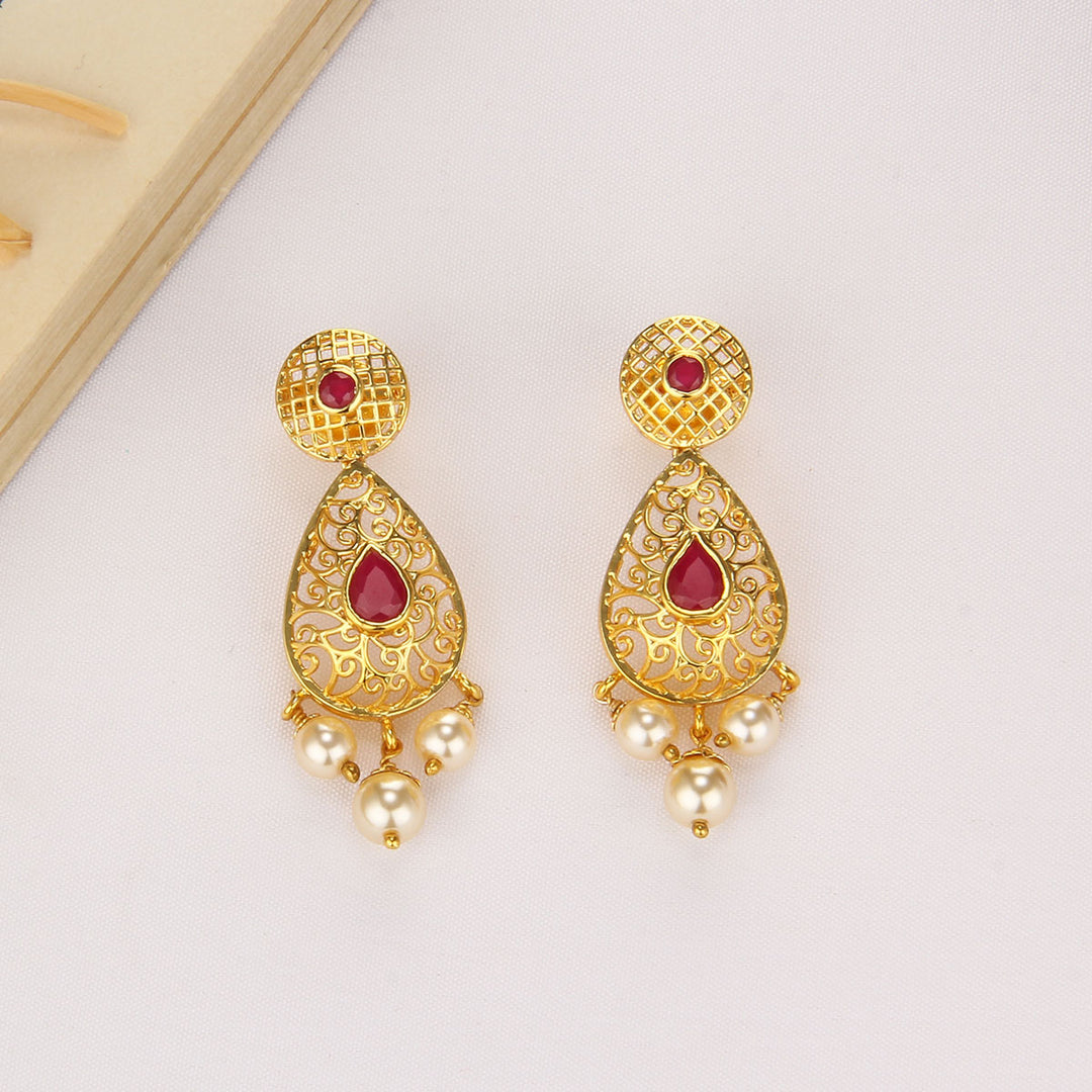 Janvikha Short Necklace Set