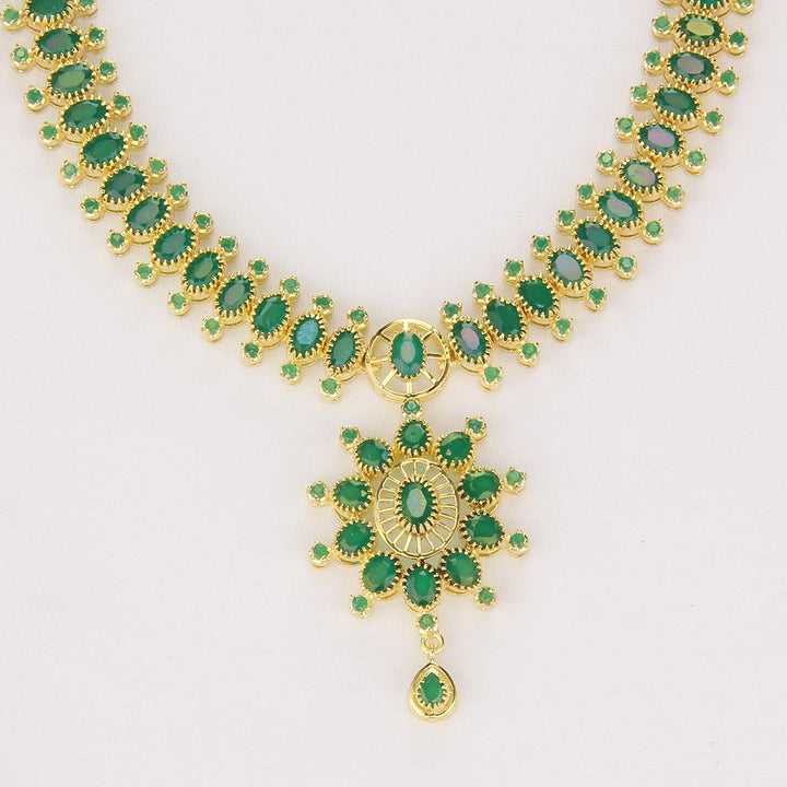 Thishya Short Necklace Set